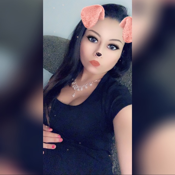 Meet your Posher, Karina - Picture 5 of 5